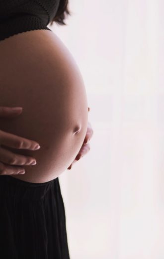 Ventre de femme enceinte